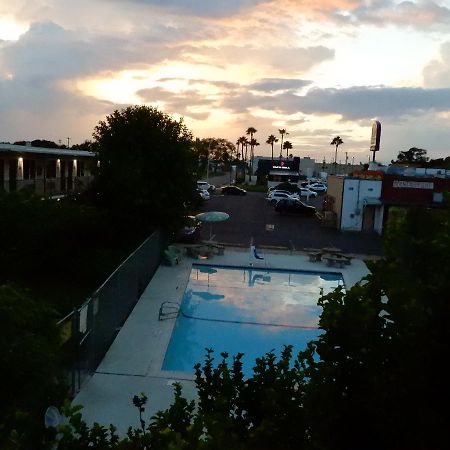 Siesta Inn Mcallen Eksteriør bilde