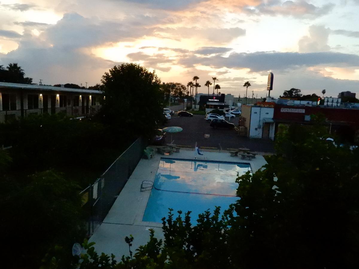 Siesta Inn Mcallen Eksteriør bilde